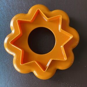 VTG Orange TUPPERWARE Star/Flower Plastic Cookie Cutter